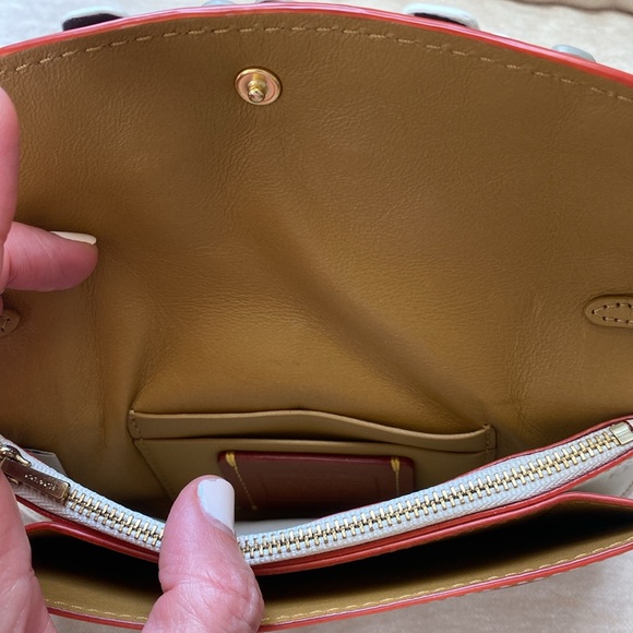 COACH 1941 Tea Rose Clutch CHALK
Wristlet Wallet - Picture 10 of 16